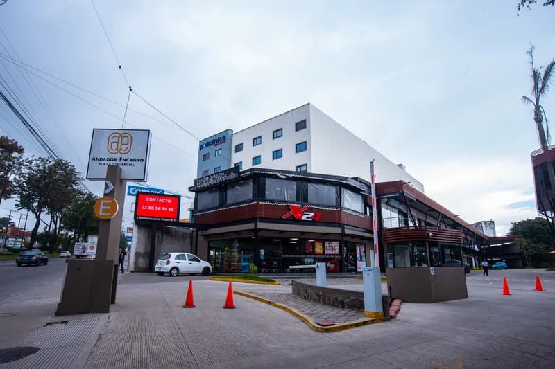 Fachada X24 plaza Andador Encanto