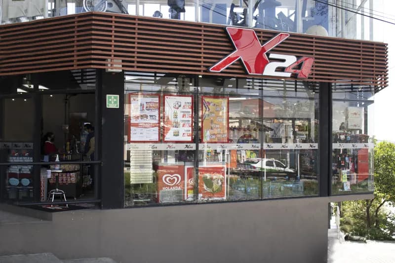 Fachada X24 con vidrios